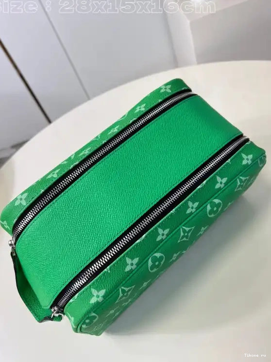 Affordable VUITTON -28*15*16.5CM KIT LOUIS DOPP 0501